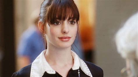 anne hathaway il diavolo veste prada capelli|Tagli capelli a caschetto 2023: la novità di Anne Hathaway.